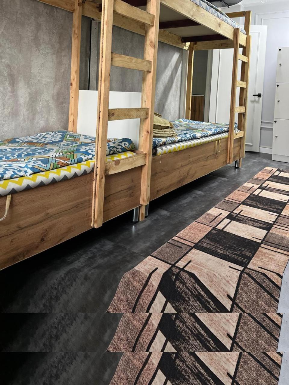 Hostel Del Luna 알마티 외부 사진