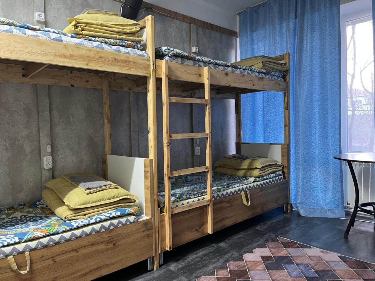 Hostel Del Luna 알마티 외부 사진